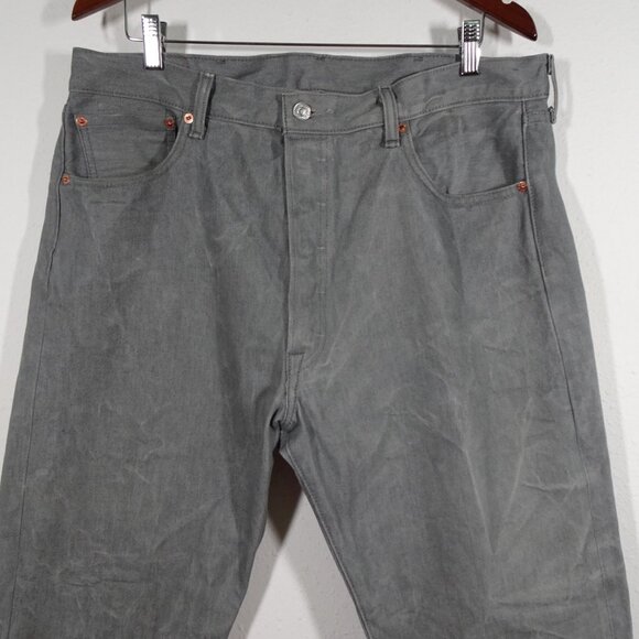 Levi's 501 Jeans Men's Size 38x32 Silver Gray Denim Shrink to Fit Button Fly - Picture 2 of 13